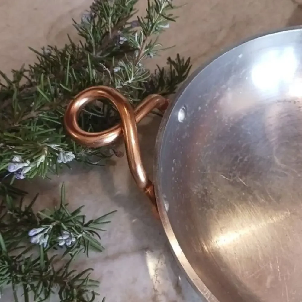 Beautiful WearEver Serving Pot 8
